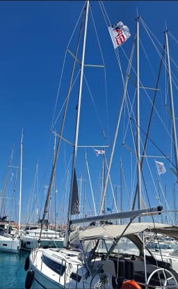 Bavaria Cruiser 41 in Lefkada / D-Marin Marina Lefkas thumbnail 6