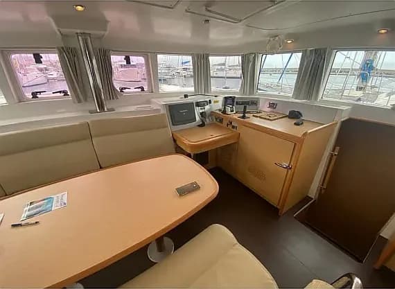 Lagoon 440 in Rome / Marina di Nettuno - Photo 3