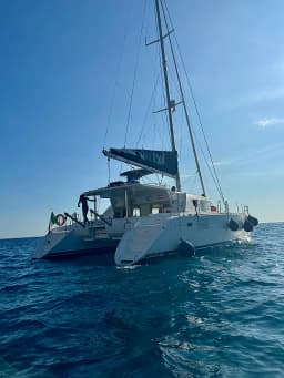Lagoon 440 in Rome / Marina di Nettuno thumbnail 21