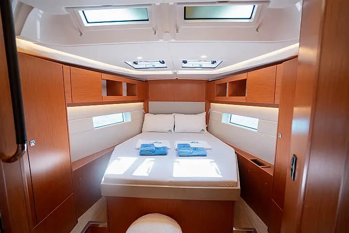Bavaria C45 Style in Marmaris Yacht Marina - Photo 4