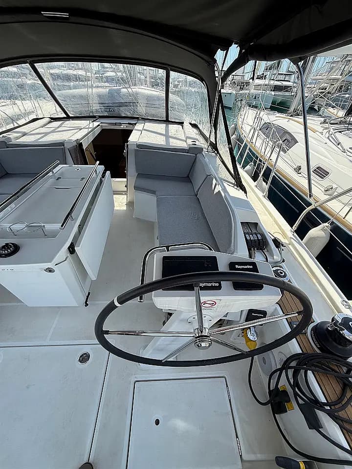 Oceanis 46.1 in Sukošan / D-Marin Dalmacija Marina - Photo 5