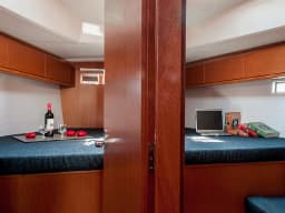 Bavaria 46 Cruiser in Athens / Alimos Marina thumbnail 4