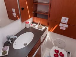 Bavaria 46 Cruiser in Athens / Alimos Marina thumbnail 5