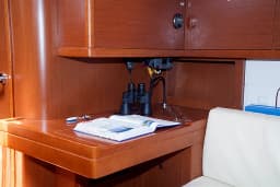 Oceanis 48 in Rhodes New Marina thumbnail 10
