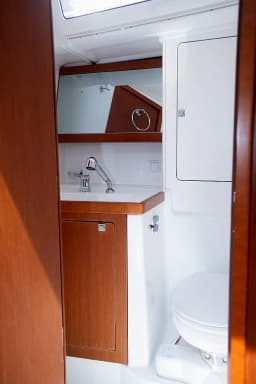Oceanis 48 in Rhodes New Marina thumbnail 11