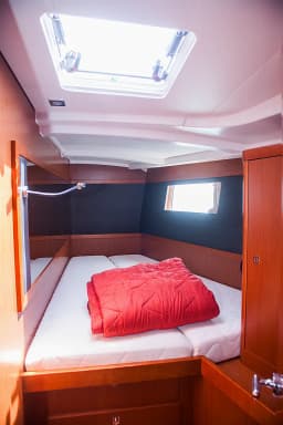 Oceanis 48 in Rhodes New Marina thumbnail 6