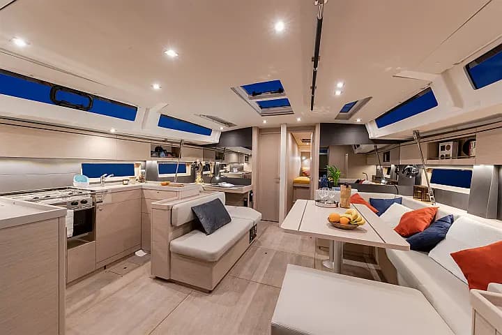 Oceanis 51.1 in Sardinia / Cannigione - Photo 4