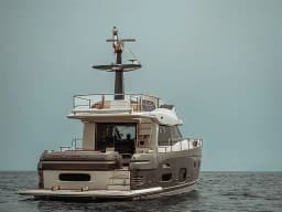 Azimut Magellano 53 in Naples / Mergelina e Porto di Sannazaro thumbnail 6