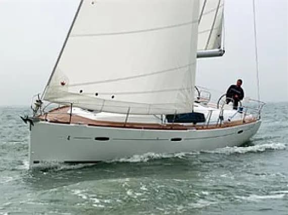 Oceanis 43 in Sardinia / Portisco / Cala dei Sardi - Photo 1