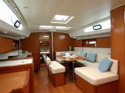 Oceanis 43 in Sardinia / Portisco / Cala dei Sardi thumbnail 2