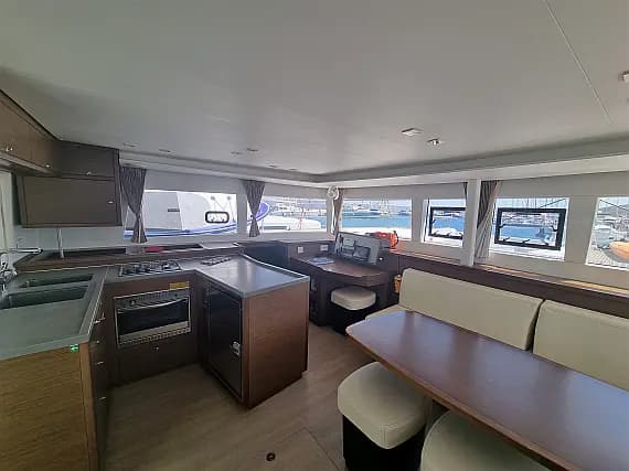 Lagoon 450 Fly in Lavrion / Olympic Marina - Photo 3