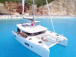 Lagoon 42 in Lefkada / D-Marin Marina Lefkas thumbnail 11