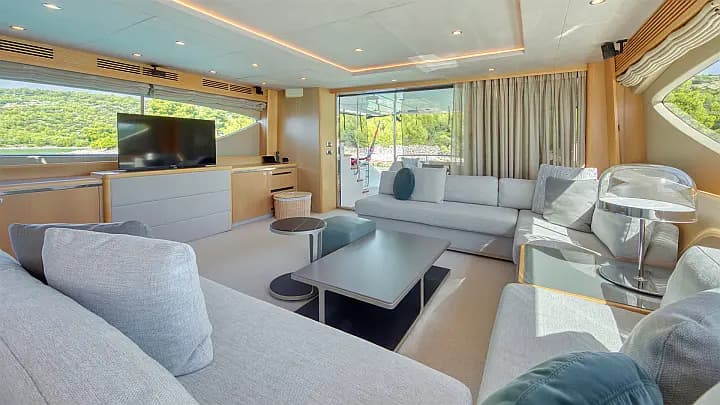 Princess 85 in Trogir / ACI Marina Trogir - Photo 4