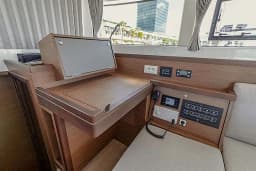 Lagoon 40 in Dubrovnik / ACI Marina Dubrovnik thumbnail 11