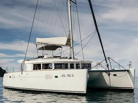 Lagoon 450 in Sicily / Capo d'Orlando Marina - Photo 1