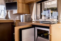 Lagoon 450 in Sicily / Capo d'Orlando Marina thumbnail 18