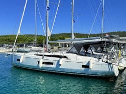 Oceanis 40.1 in Sukošan / D-Marin Dalmacija Marina thumbnail 14