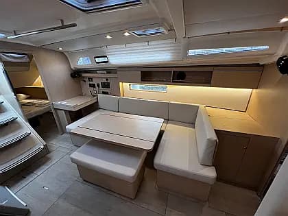 Oceanis 40.1 in Sukošan / D-Marin Dalmacija Marina - Photo 4