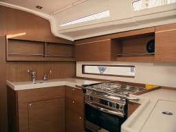 Oceanis 40.1 in Sardinia / Portisco / Marina di Portisco thumbnail 7