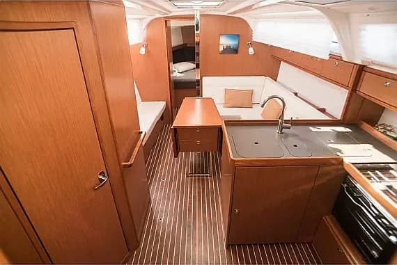 Bavaria Cruiser 37 in Nea Peramos - Attica / Nea Peramos - Photo 3