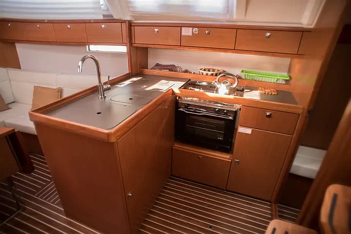 Bavaria Cruiser 37 in Nea Peramos - Attica / Nea Peramos - Photo 4