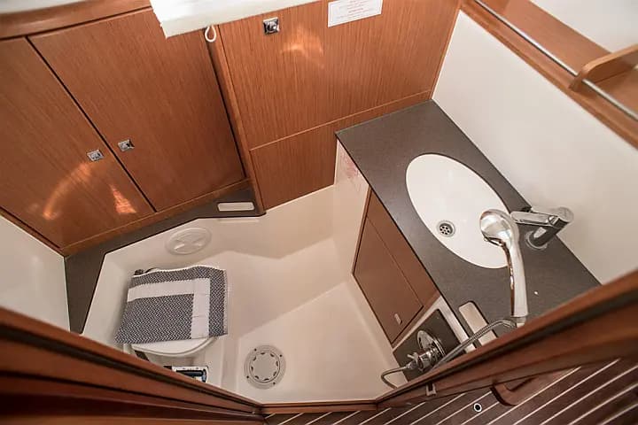 Bavaria Cruiser 37 in Nea Peramos - Attica / Nea Peramos - Photo 5