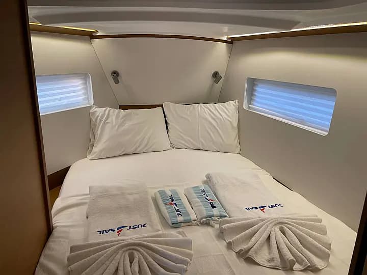Sun Odyssey 380 in Göcek Mucev Marina - Photo 4