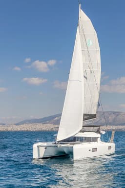 Lagoon 42 in Paros port thumbnail 5