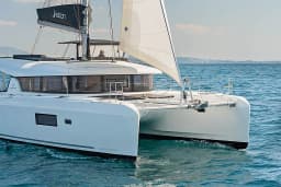Lagoon 42 in Paros port thumbnail 6