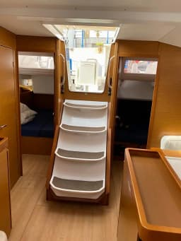 Sun Odyssey 440 in Mallorca / Palma de Mallorca / La Lonja Marina Charter thumbnail 11