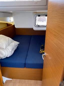 Sun Odyssey 440 in Mallorca / Palma de Mallorca / La Lonja Marina Charter thumbnail 14