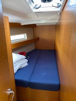 Sun Odyssey 440 in Mallorca / Palma de Mallorca / La Lonja Marina Charter thumbnail 16