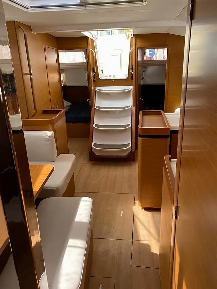 Sun Odyssey 440 in Mallorca / Palma de Mallorca / La Lonja Marina Charter - Photo 5