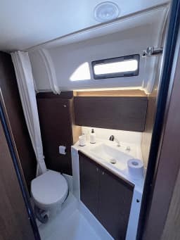 Oceanis 40.1 in Athens / Alimos Marina thumbnail 4