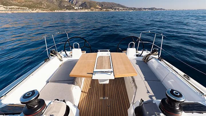 Oceanis 34.1 in Dubrovnik / ACI Marina Dubrovnik - Photo 4