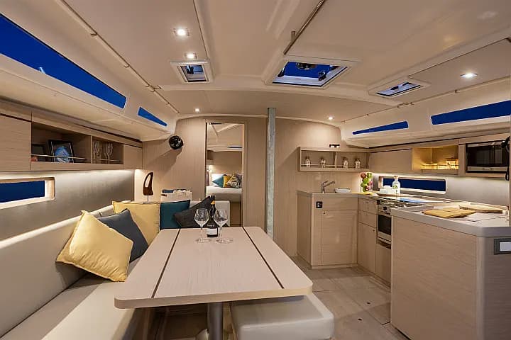 Oceanis 40.1 in Dubrovnik / ACI Marina Dubrovnik - Photo 4