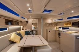 Oceanis 40.1 in Dubrovnik / ACI Marina Dubrovnik thumbnail 4