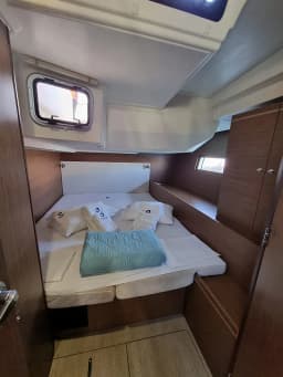 Oceanis 51.1 in Lavrion / Olympic Marina thumbnail 9