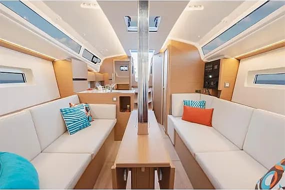 Sun Odyssey 350 in Salerno / Marina d'Arechi - Photo 3
