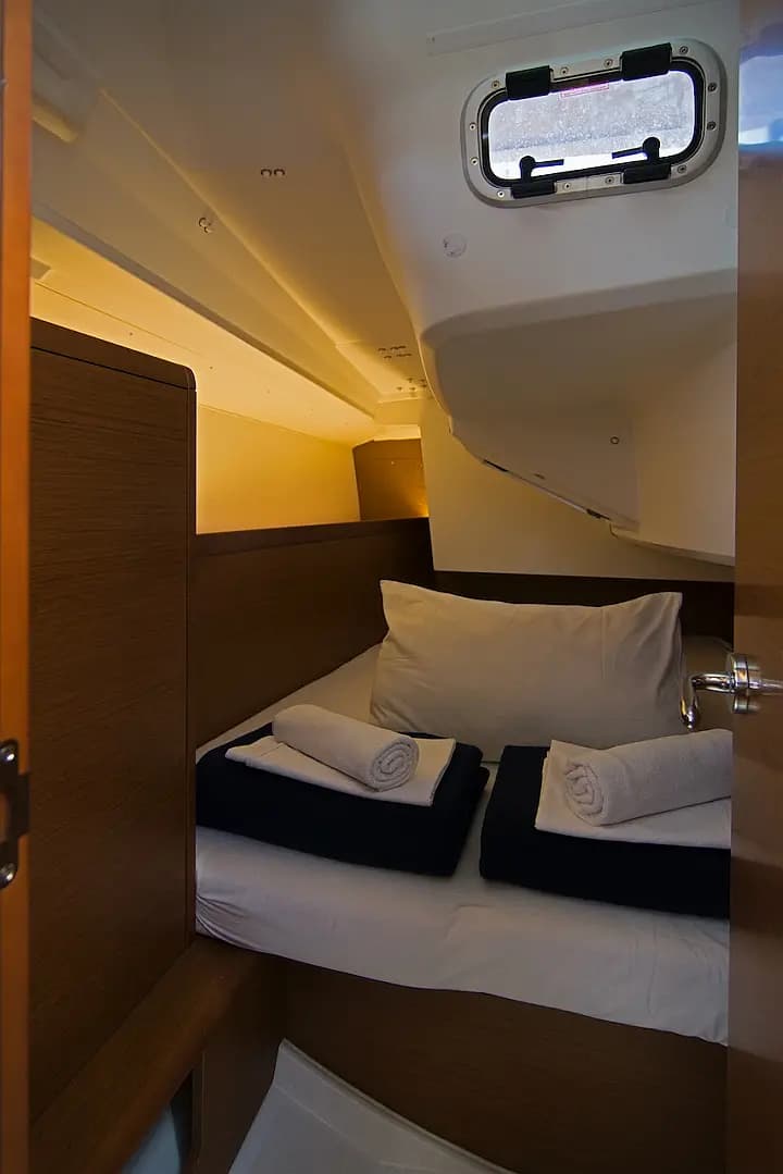 Sun Odyssey 349 in Split / ACI Marina Split - Photo 4