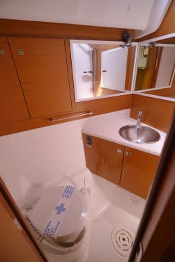 Jeanneau 57 in Marmaris / Albatros Marina thumbnail 10