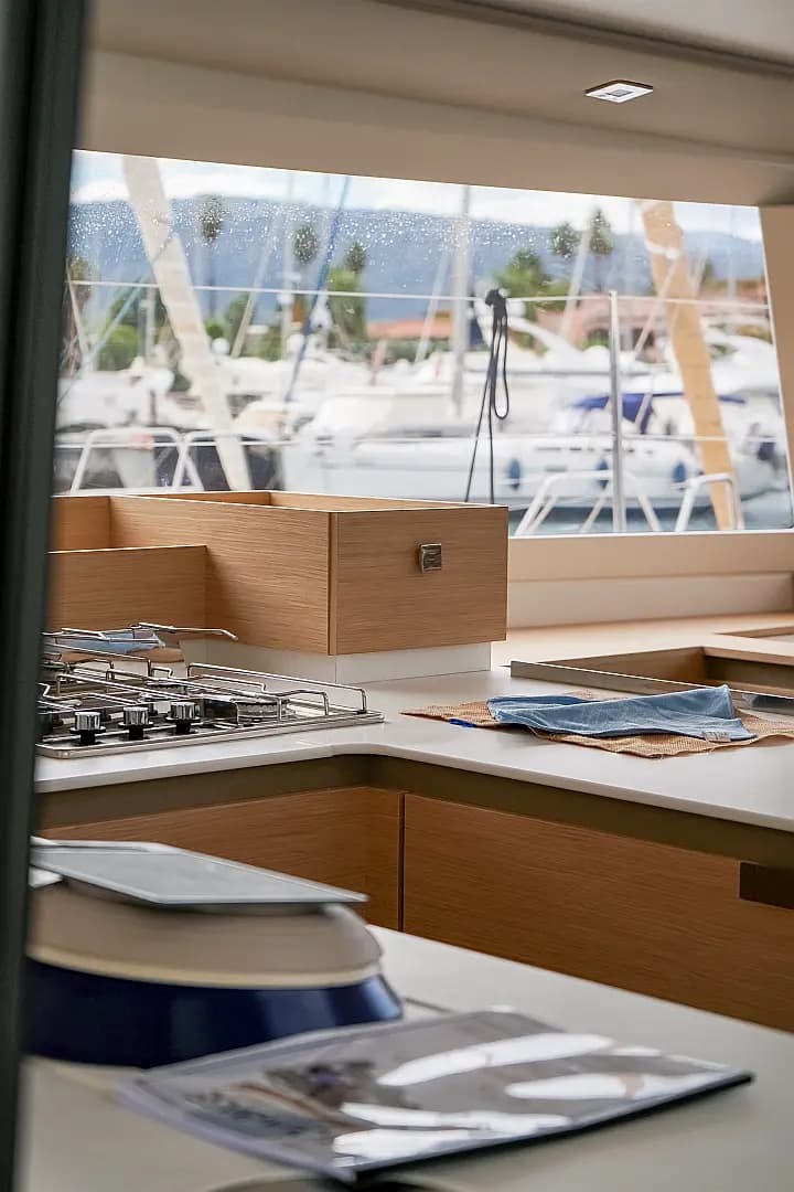 Astréa 42 in Sicily / Furnari / Marina Portorosa - Photo 5