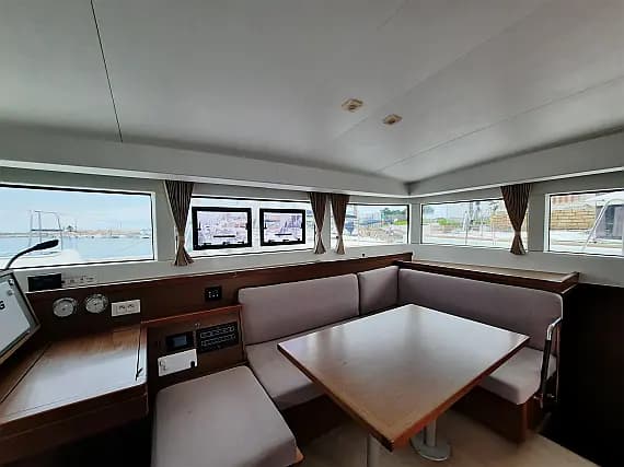 Lagoon 40 in Sicily / Furnari / Marina Portorosa - Photo 2