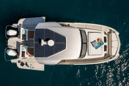 Yot 36 in Sicily / Capo d'Orlando Marina thumbnail 8