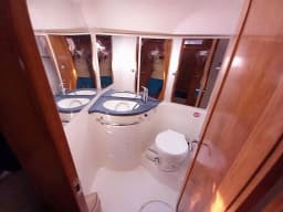 Bavaria 42 in Athens / Alimos Marina thumbnail 6