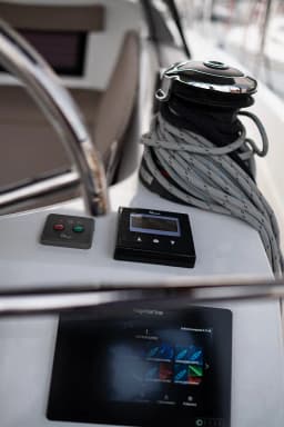 Sun Odyssey 410 in Lefkada / D-Marin Marina Lefkas thumbnail 11
