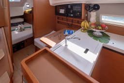 Sun Odyssey 410 in Lefkada / D-Marin Marina Lefkas thumbnail 22