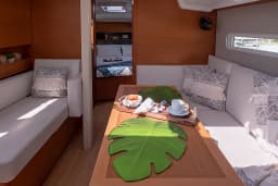 Sun Odyssey 410 in Lefkada / D-Marin Marina Lefkas thumbnail 25