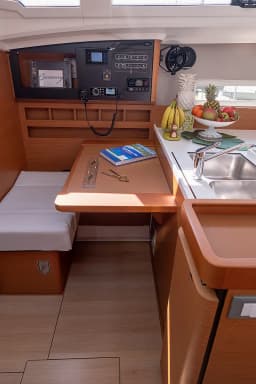 Sun Odyssey 410 in Lefkada / D-Marin Marina Lefkas thumbnail 29