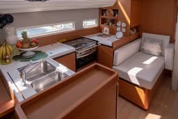 Sun Odyssey 410 in Lefkada / D-Marin Marina Lefkas thumbnail 32